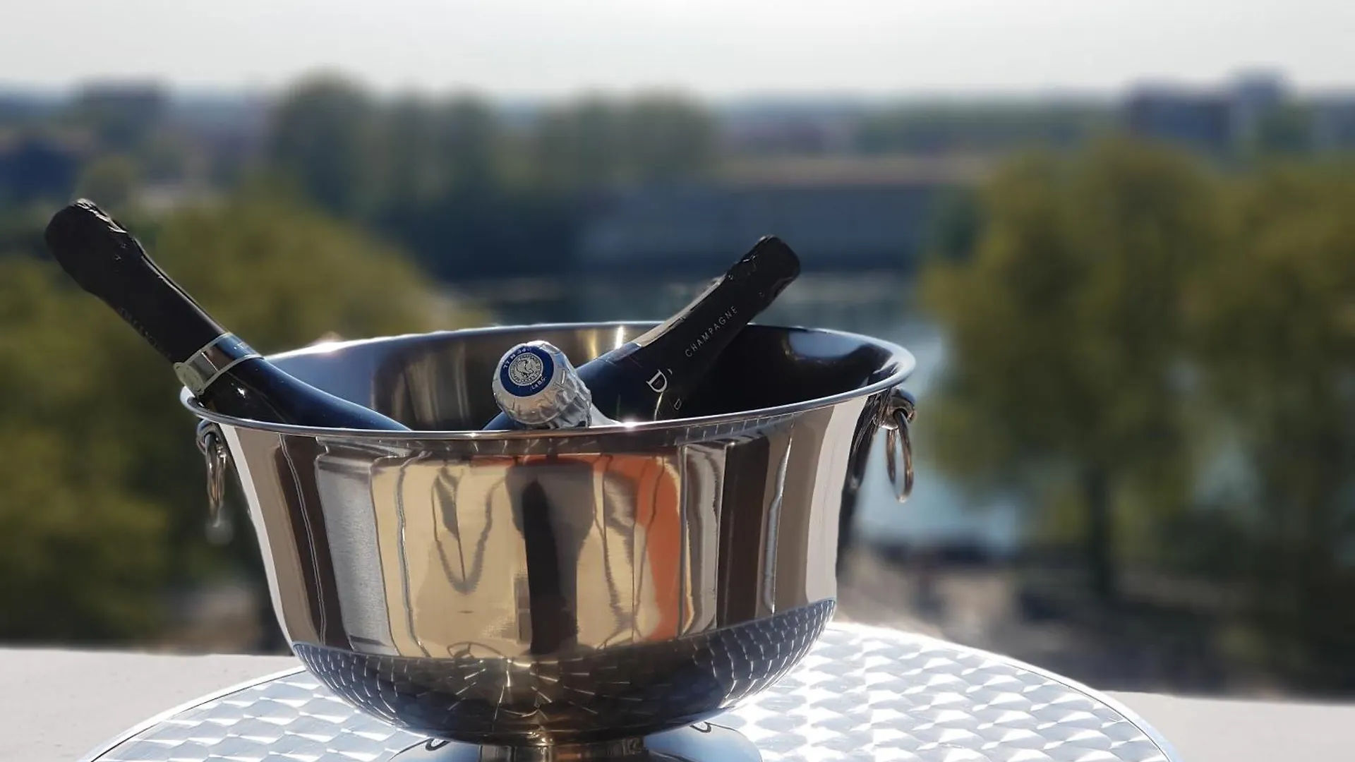 Apartamento Loft Vue Fleuve Garonne Parking Gratuit Toulouse Francia
